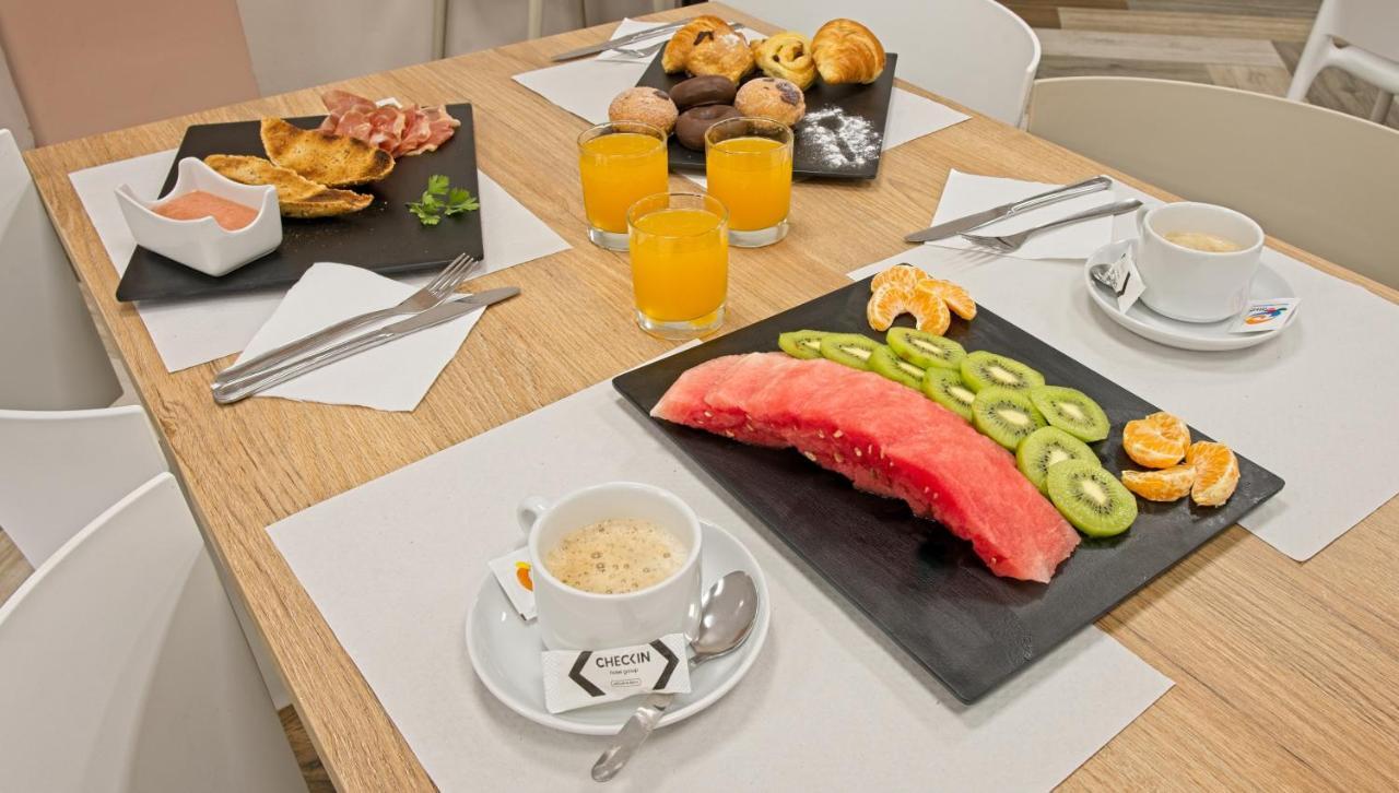 Checkin Madrid Mostoles Ngoại thất bức ảnh